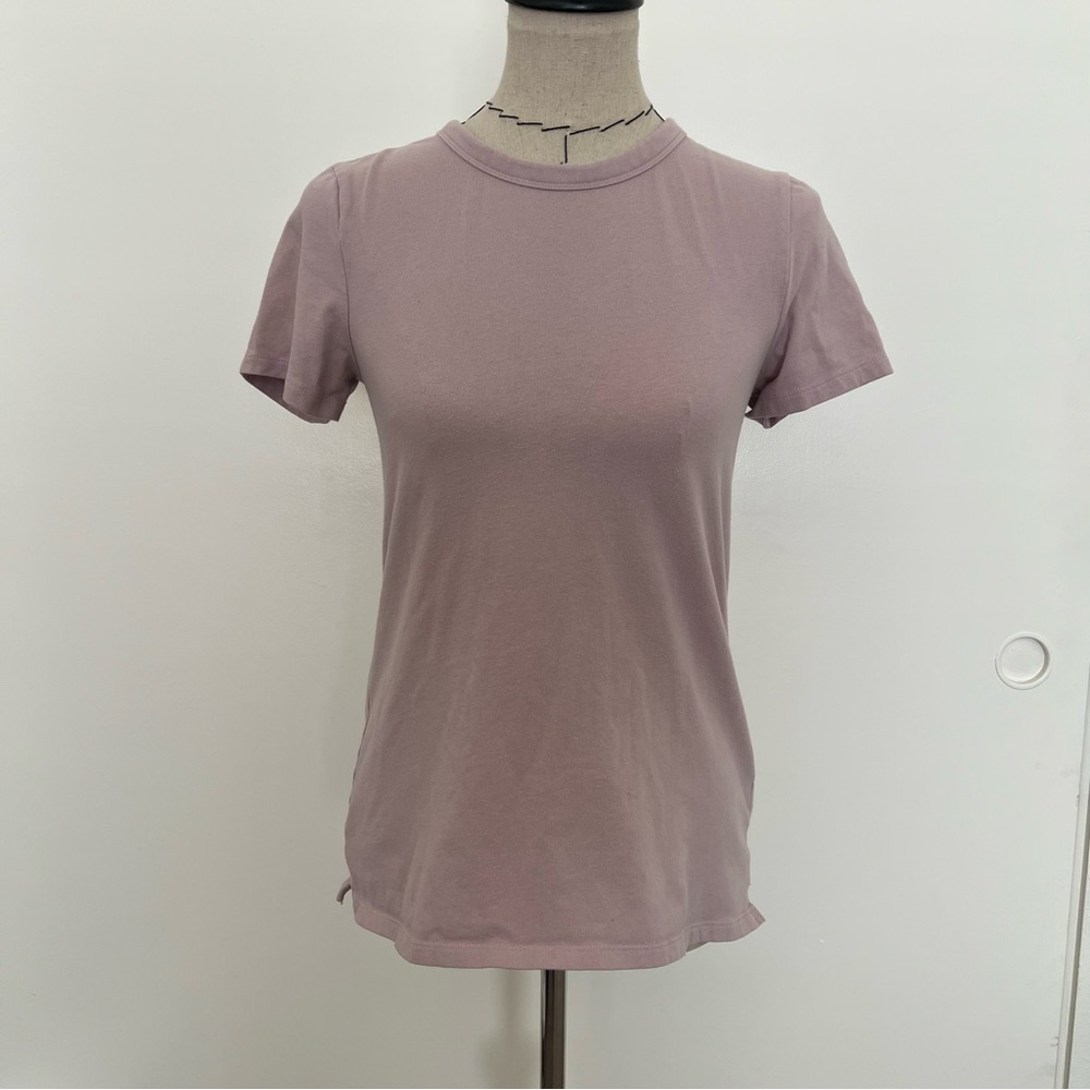 Old navy short sleeve crewneck t shirt